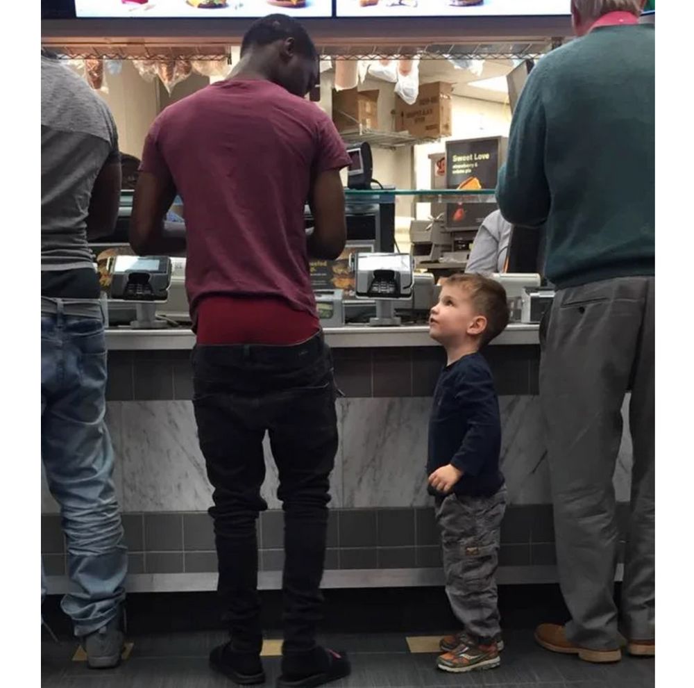 7 Orang Ini Bisa Pingsan Saking Malunya